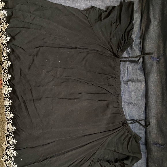 Off Shoulder Blouse - Picture 3 of 3